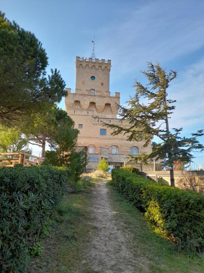 Bouganville Casa Vacanza Ambiente Climatizzato Con Wi Fi 皮内托 外观 照片
