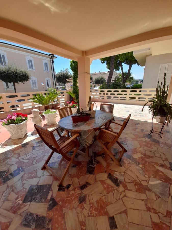 Bouganville Casa Vacanza Ambiente Climatizzato Con Wi Fi 皮内托 外观 照片