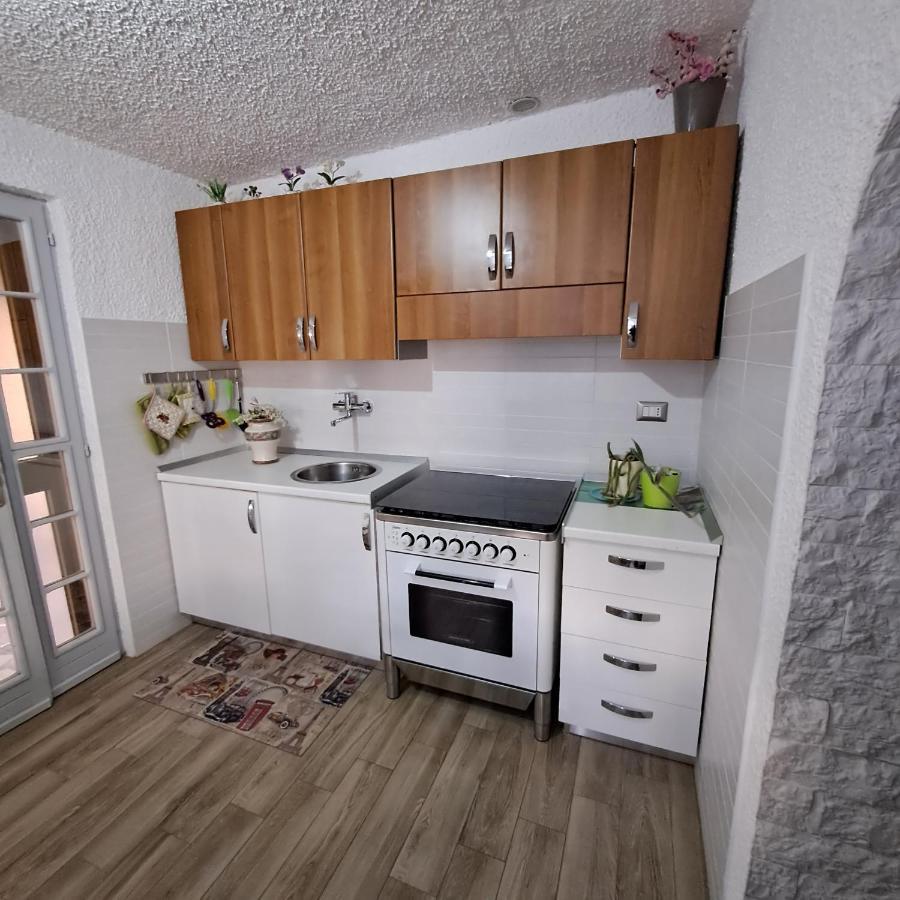 Bouganville Casa Vacanza Ambiente Climatizzato Con Wi Fi 皮内托 外观 照片