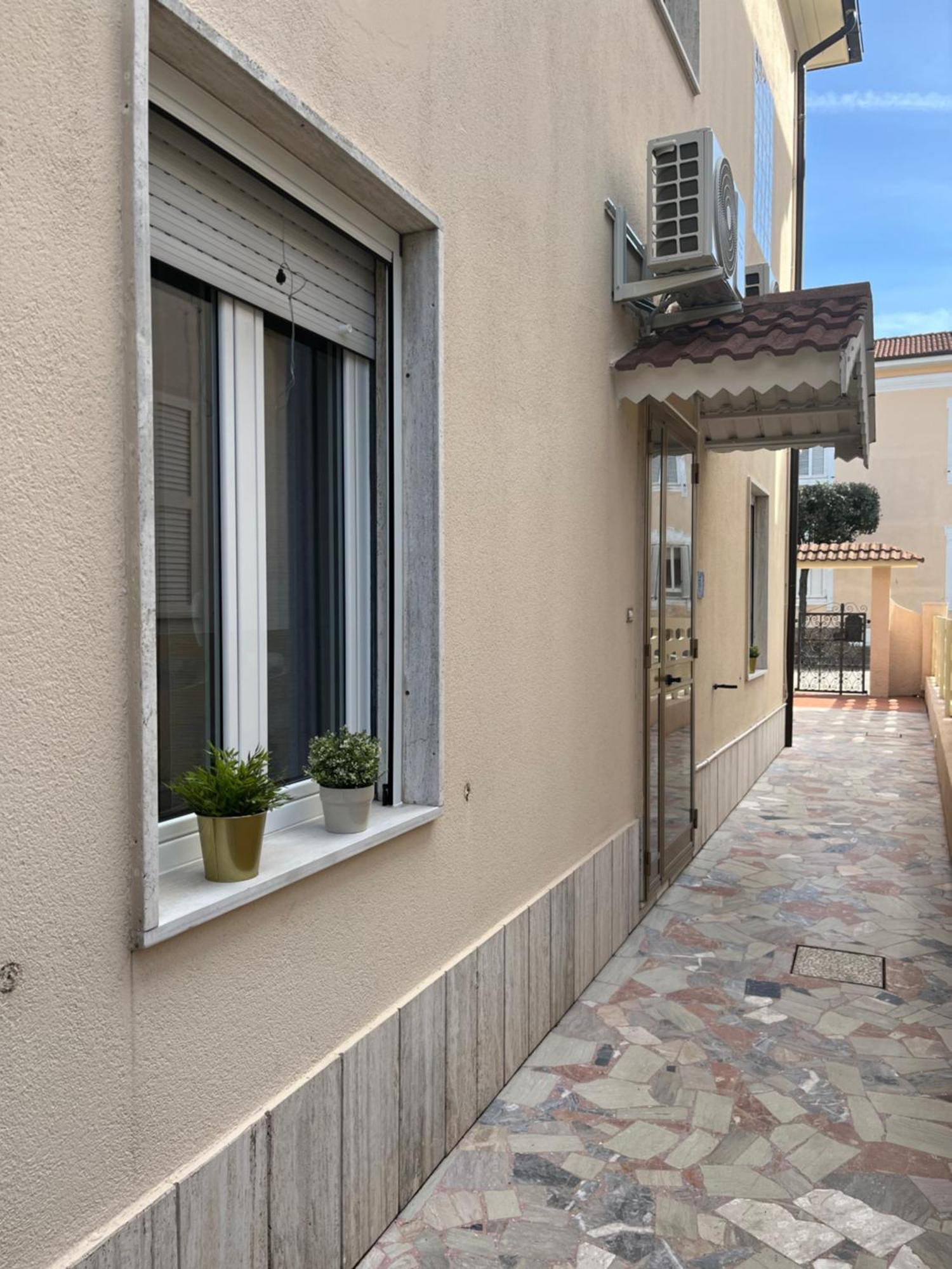 Bouganville Casa Vacanza Ambiente Climatizzato Con Wi Fi 皮内托 外观 照片