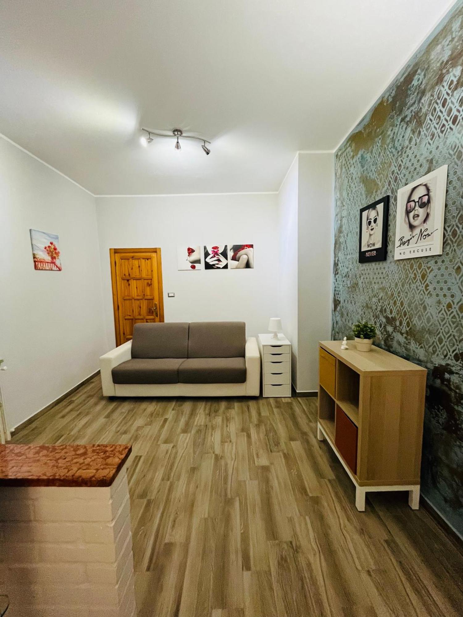 Bouganville Casa Vacanza Ambiente Climatizzato Con Wi Fi 皮内托 外观 照片
