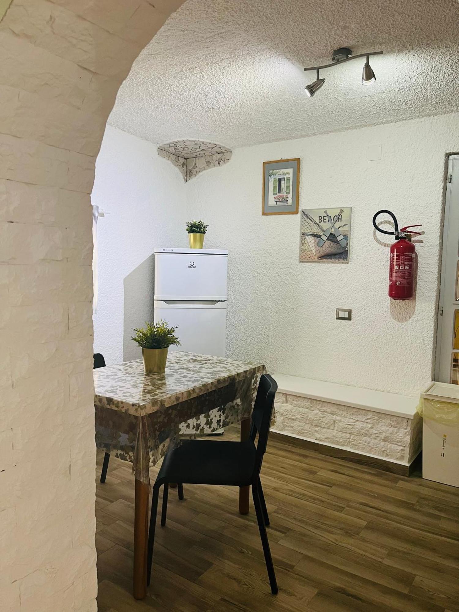Bouganville Casa Vacanza Ambiente Climatizzato Con Wi Fi 皮内托 外观 照片