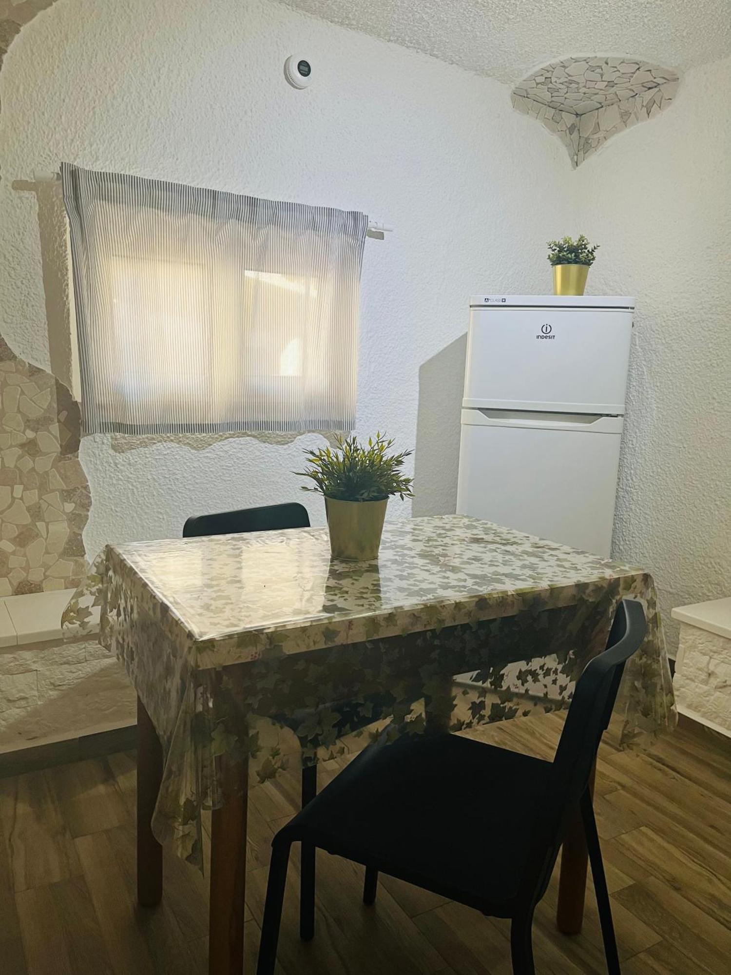 Bouganville Casa Vacanza Ambiente Climatizzato Con Wi Fi 皮内托 外观 照片