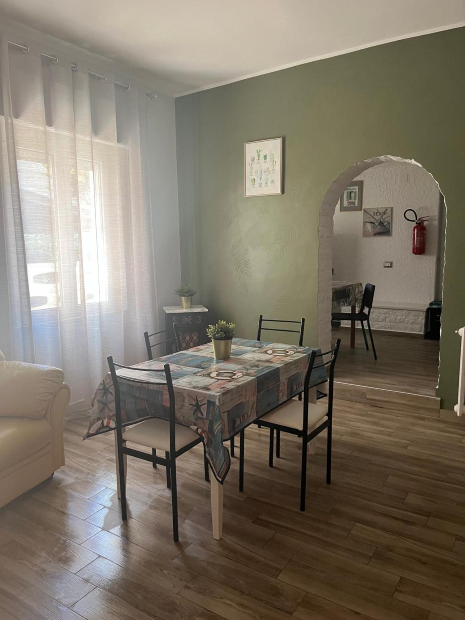 Bouganville Casa Vacanza Ambiente Climatizzato Con Wi Fi 皮内托 外观 照片