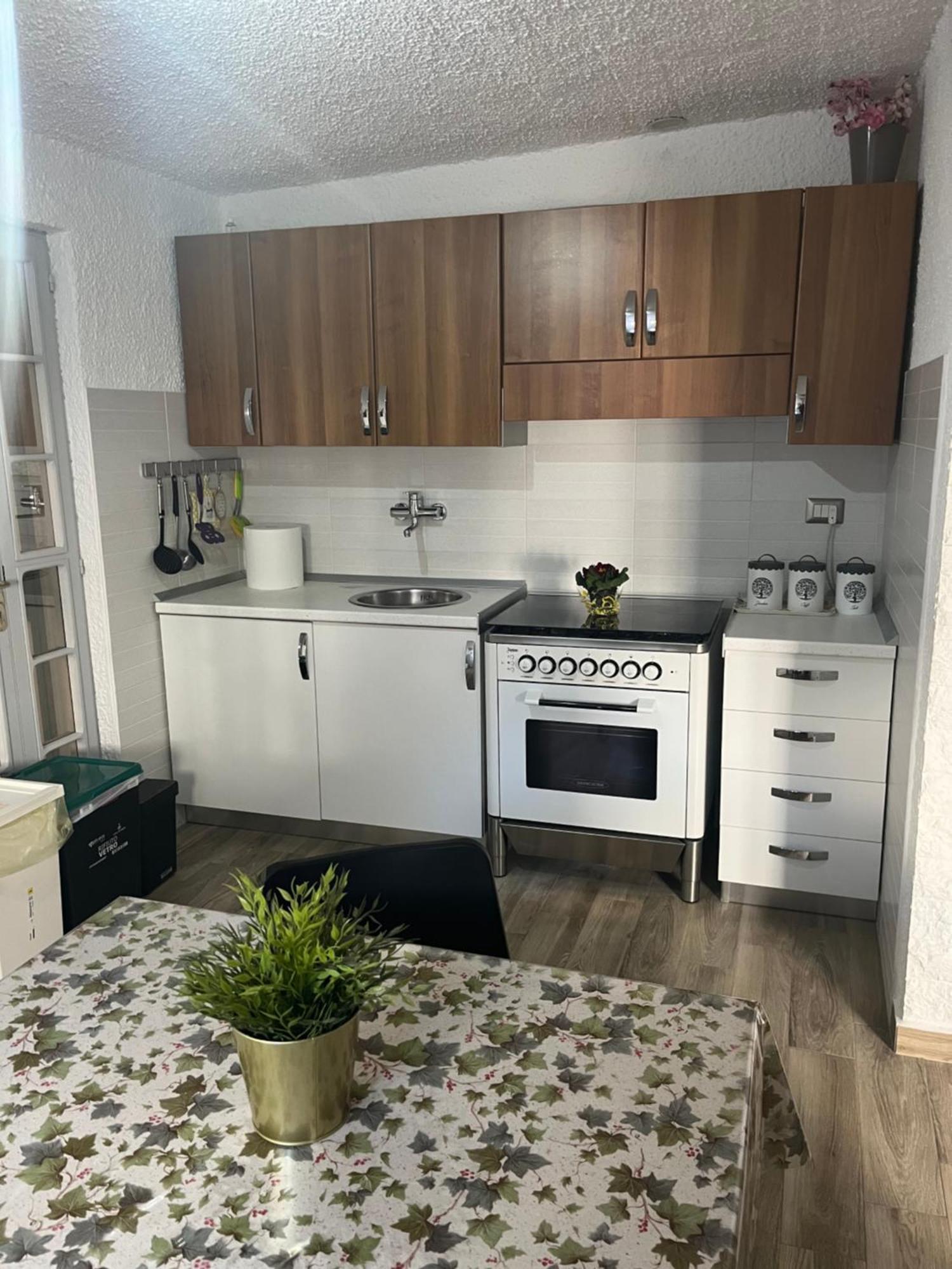 Bouganville Casa Vacanza Ambiente Climatizzato Con Wi Fi 皮内托 外观 照片