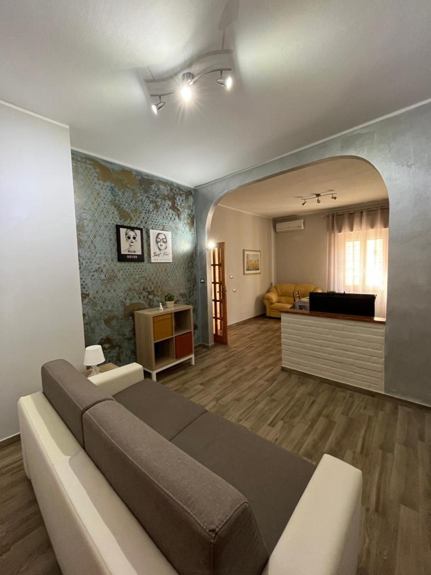 Bouganville Casa Vacanza Ambiente Climatizzato Con Wi Fi 皮内托 外观 照片