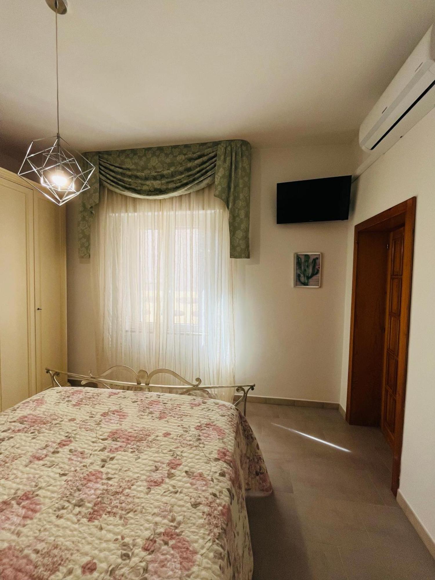 Bouganville Casa Vacanza Ambiente Climatizzato Con Wi Fi 皮内托 外观 照片