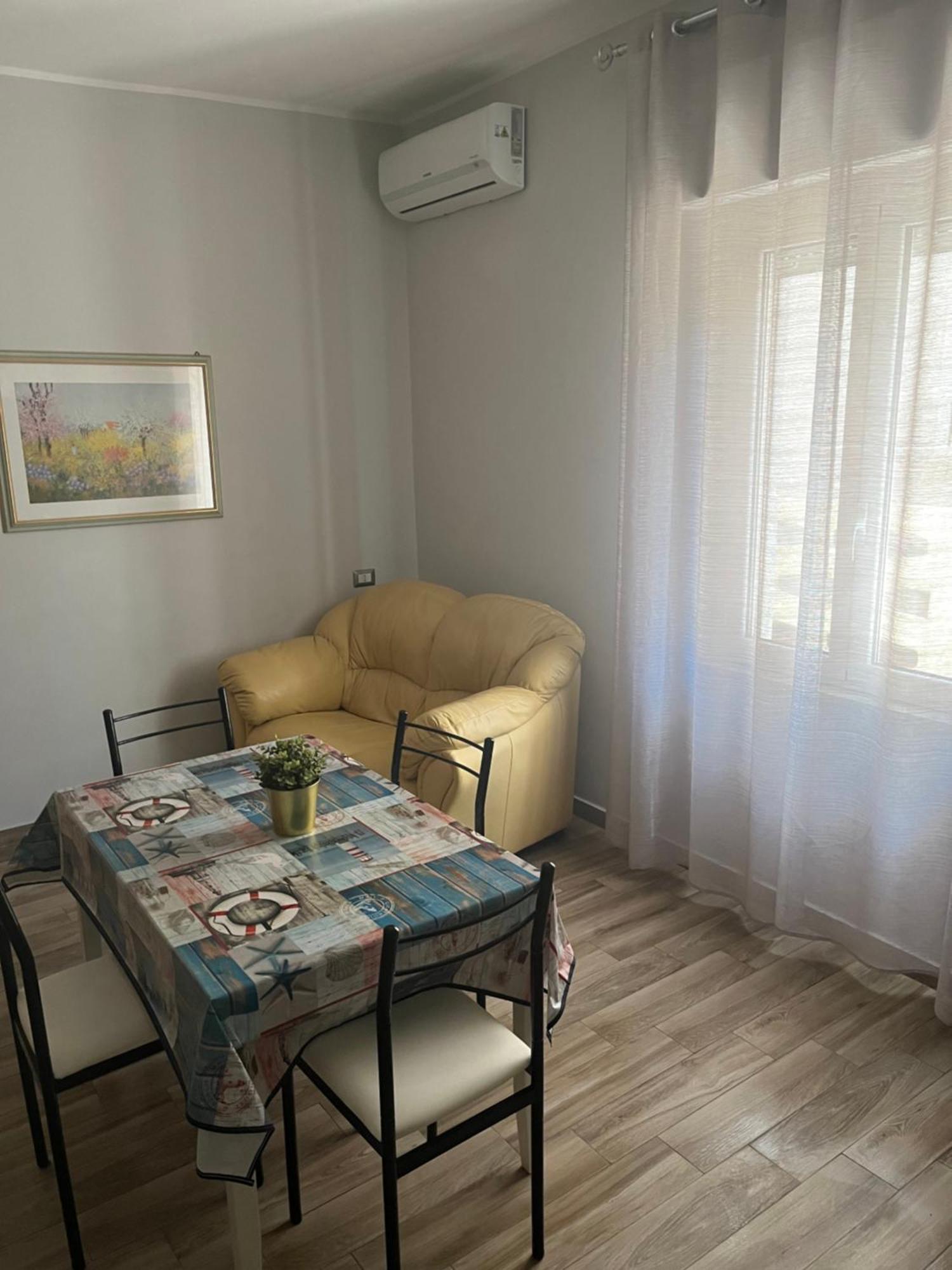 Bouganville Casa Vacanza Ambiente Climatizzato Con Wi Fi 皮内托 外观 照片