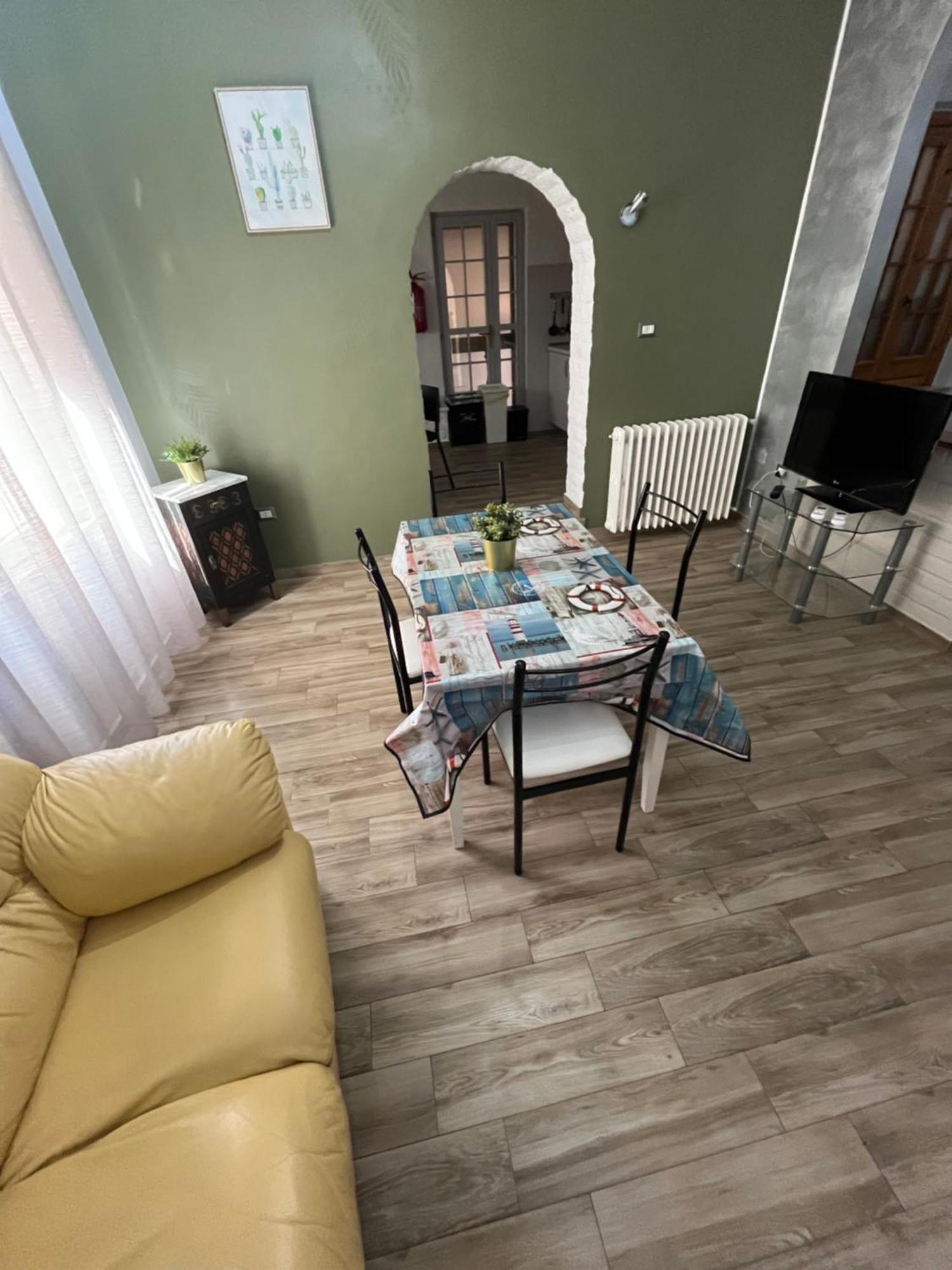 Bouganville Casa Vacanza Ambiente Climatizzato Con Wi Fi 皮内托 外观 照片