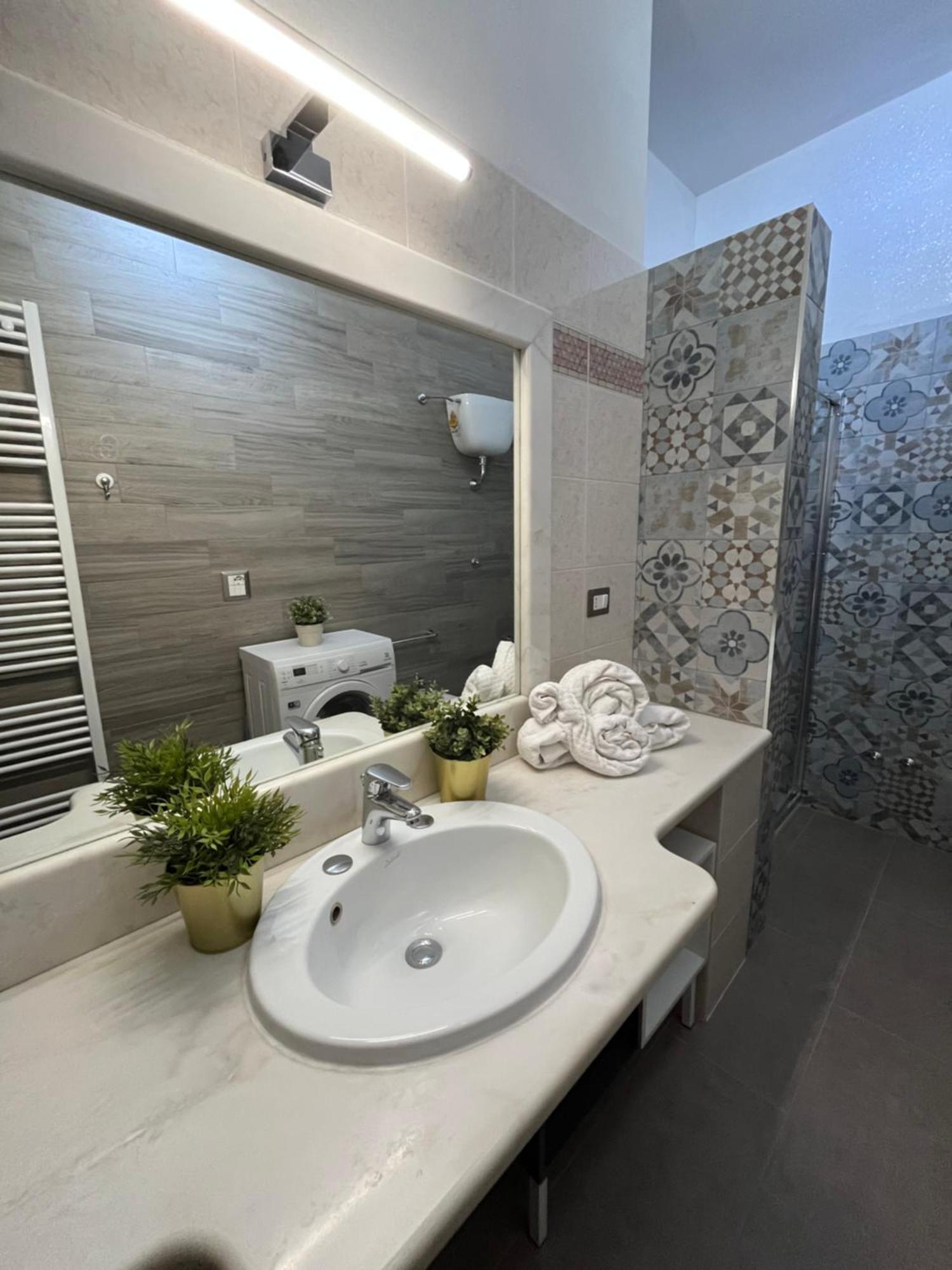 Bouganville Casa Vacanza Ambiente Climatizzato Con Wi Fi 皮内托 外观 照片