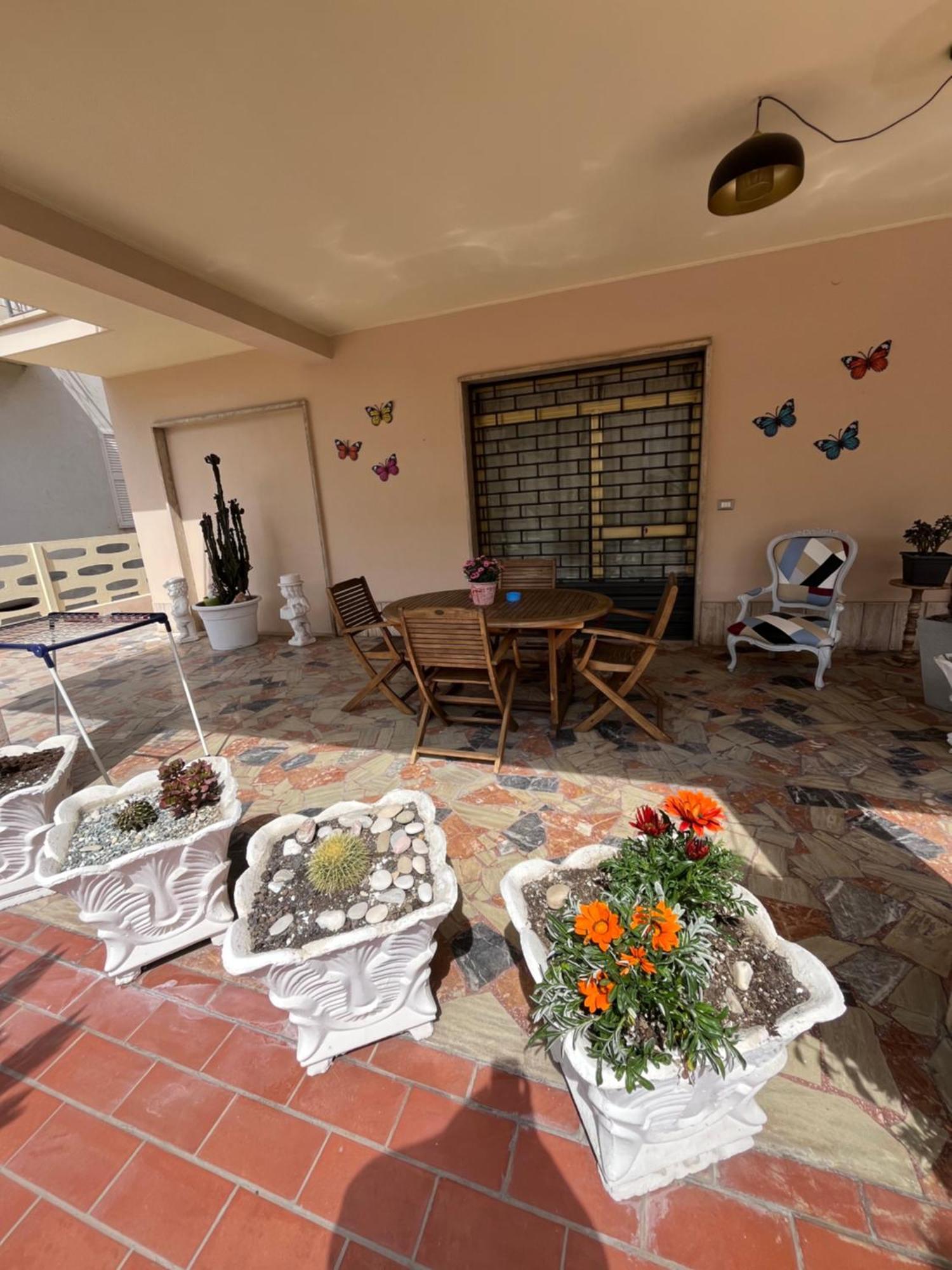 Bouganville Casa Vacanza Ambiente Climatizzato Con Wi Fi 皮内托 外观 照片