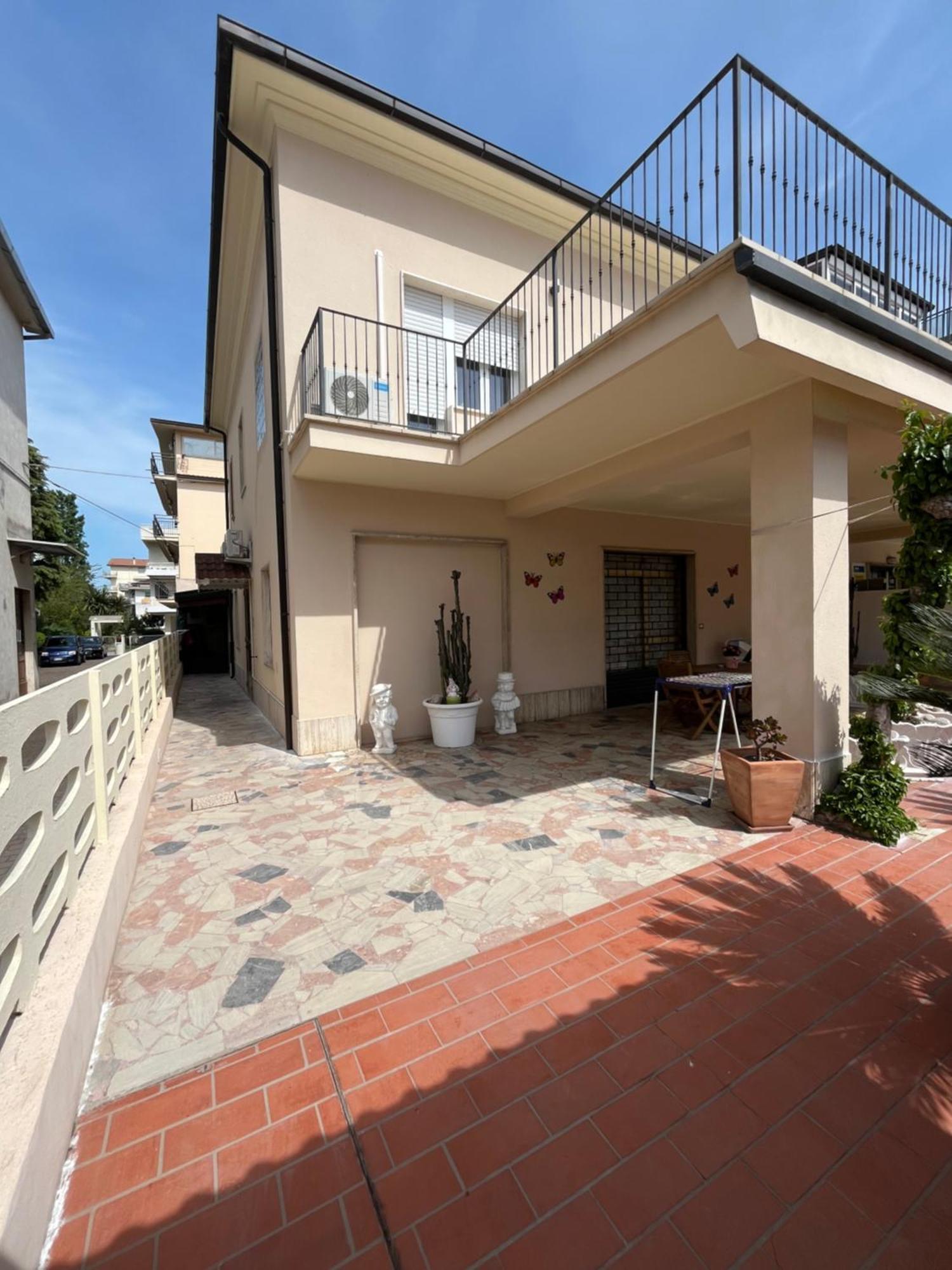 Bouganville Casa Vacanza Ambiente Climatizzato Con Wi Fi 皮内托 外观 照片